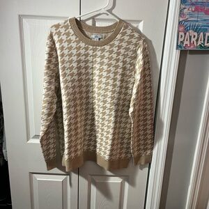 Croft & Barrow Tan and Cream Houndstooth Crewneck Sweater